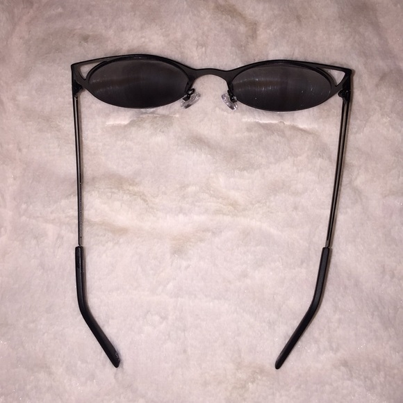 Cat Eye Sunglasses - Picture 3 of 10